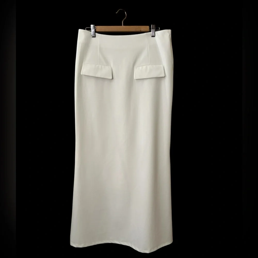 Commense Halter and Skirt Set, Size XL - Picture 3 of 10